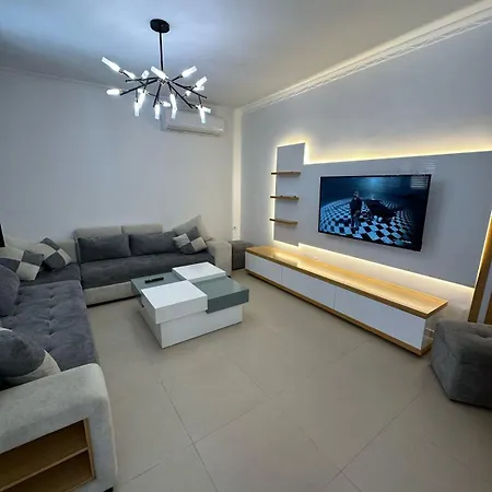 Elby ,airport Pick Up Drop Off Apartment Berat